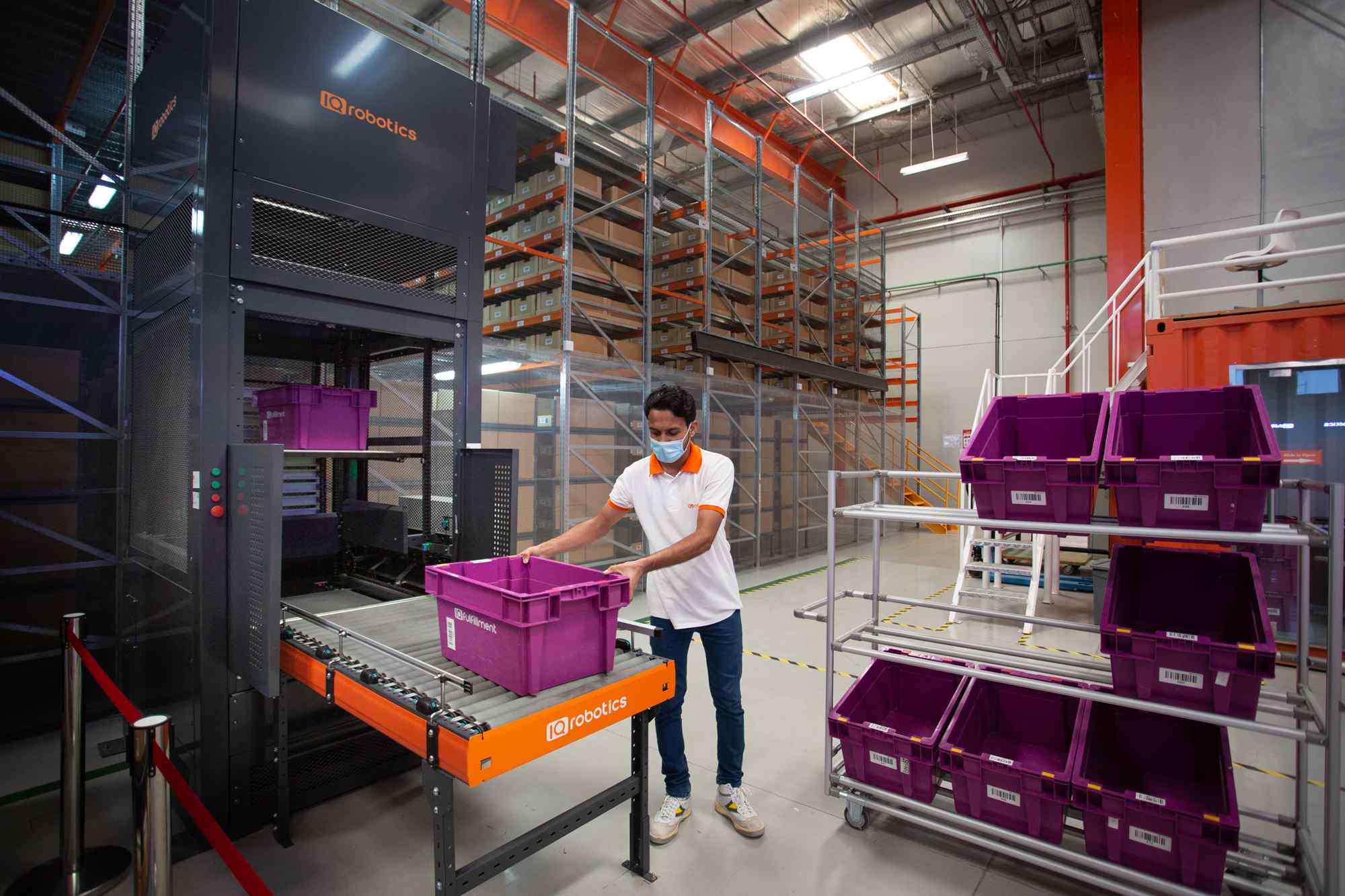 A Look Inside the Middle East’s First Robotic Warehouse