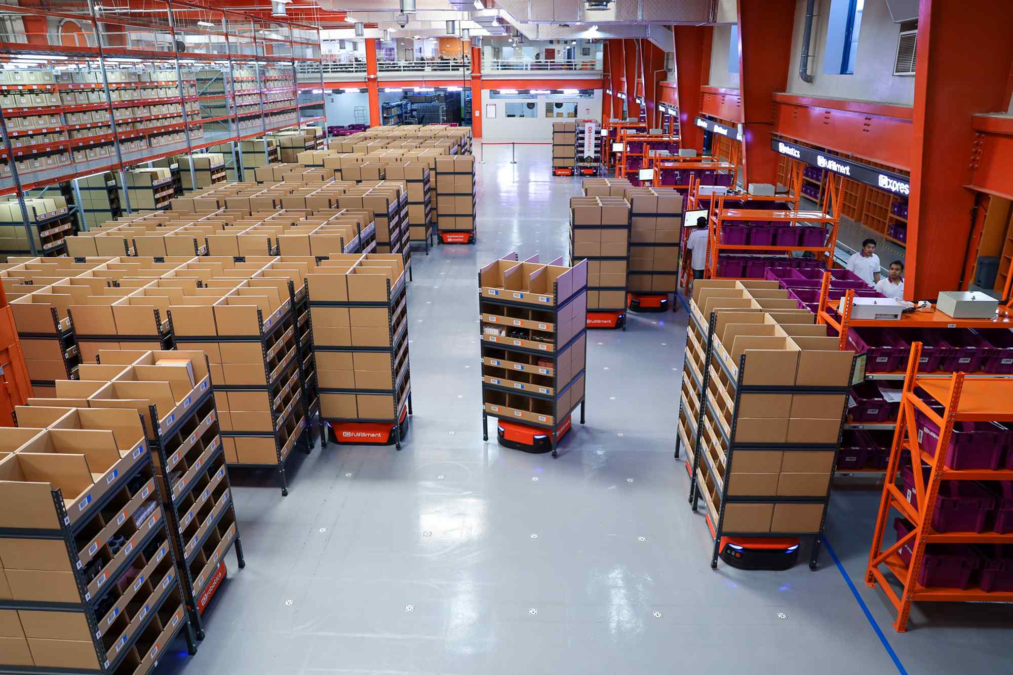 The MENA’s first robotic fulfillment centre opens in Dubai